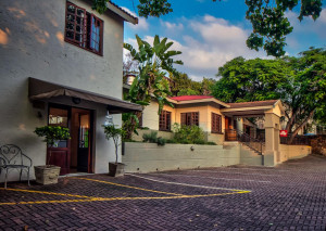  Vacation Hub International | Chez Vincent Guest House Room