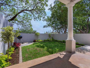  Vacation Hub International | Middelberg Manor Room