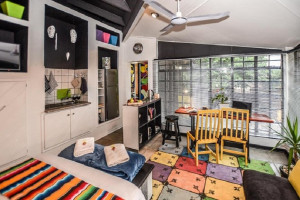  Vacation Hub International | Hello Sunshine Self Catering Studio Apartment Room