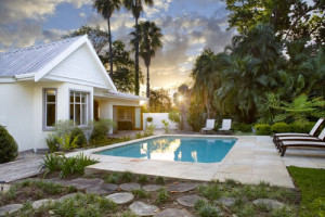  Vacation Hub International | Tides End Manor House Room