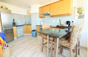  Vacation Hub International | Umdloti Letting - Umdloti Resort M17 Room