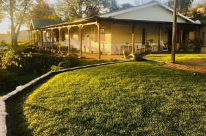  Vacation Hub International | Tumble In Bed & Breakfast Room