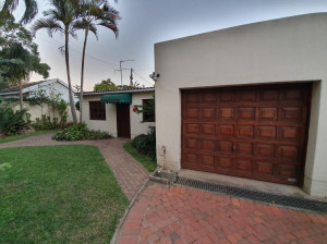  Vacation Hub International | Durban North Home Away From Home Room