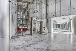  Vacation Hub International | iHost Suites Ice Condo Room