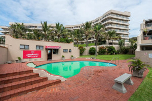  Vacation Hub International | Beachcombers 13 Room