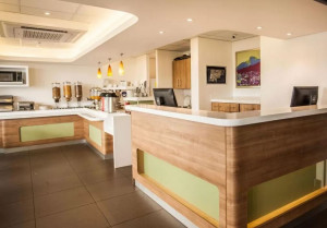  Vacation Hub International | SUN1 Milnerton Room