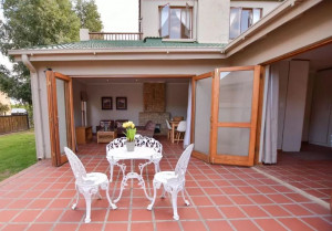  Vacation Hub International | Clarens Interiors Accommodation Room