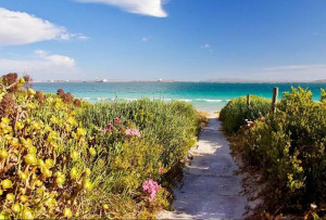  Vacation Hub International | The Beach House Room