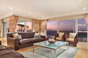  Vacation Hub International | Blushing Bride Room