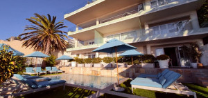  Vacation Hub International | The Clarendon -  Bantry Bay Room