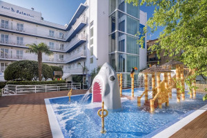  Vacation Hub International | GHT Balmes - Apartaments & Splash Room
