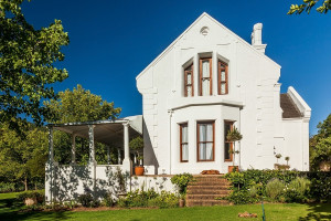  Vacation Hub International | Caledon Grace Guesthouse Room