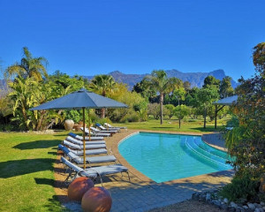  Vacation Hub International | Val d'Or Estate Room