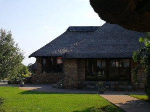  Vacation Hub International | Stone Hounds Lodge Room
