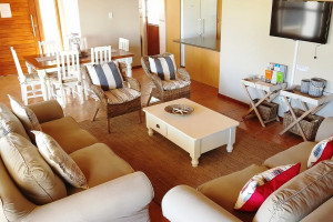  Vacation Hub International | Fairway 2 Holiday Home Room