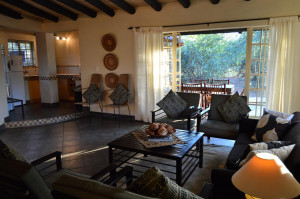  Vacation Hub International | Kruger River Villas - Mtombo Room