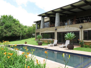  Vacation Hub International | Tinkers Lakeside Lodge Room