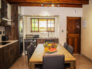 Vacation Hub International | Inyamatane 227B Kruger Park Lodge Room