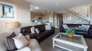  Vacation Hub International | Stay and Play on Pezula Room