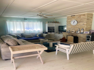  Vacation Hub International | Leisure Island Beach Home Room
