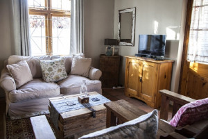  Vacation Hub International | Bergsicht Country Cottages - Disa Cottage Room