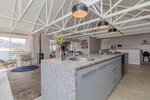  Vacation Hub International | Pringle Bay Beach House Room