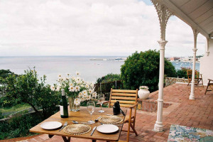  Vacation Hub International | Cotton's Cottage Room
