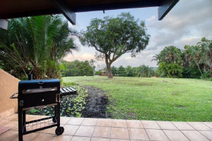  Vacation Hub International | San Lameer Villa 2502 Room