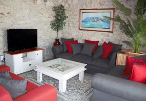  Vacation Hub International | BC Stone Cottage Room