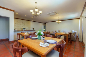  Vacation Hub International | Olive Tree Lodge Room