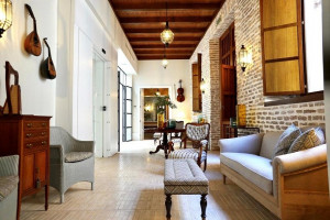  Vacation Hub International | HOTEL AMADEUS Room