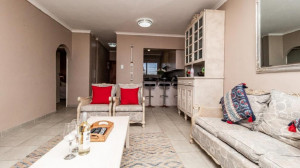  Vacation Hub International | Beach Daze Room