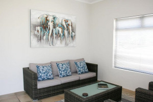  Vacation Hub International | Summit Place-East London Room