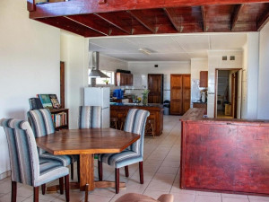  Vacation Hub International | Black Rock Lodge-Port Edward Room