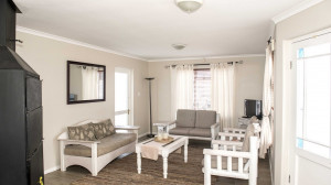  Vacation Hub International | In Touch Accommodation- Bayside Self Catering Room
