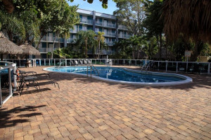  Vacation Hub International | Fort Lauderdale Grand Hotel Room