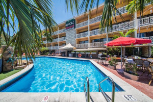  Vacation Hub International | Royal Beach Palace Room