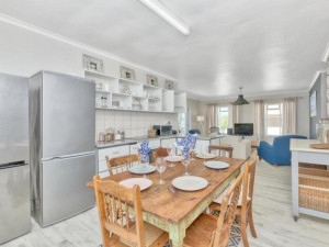  Vacation Hub International | 32 on Blouvin Room