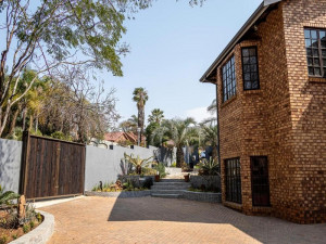  Vacation Hub International | Mereke Manor Room