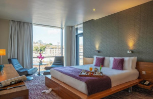  Vacation Hub International | D Hotel Room