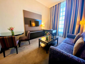  Vacation Hub International | Millennium Central Doha Room