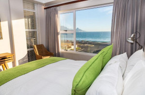  Vacation Hub International | The Waves 206 Room