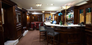  Vacation Hub International | Rochester Hotel by Blue Orchid Room