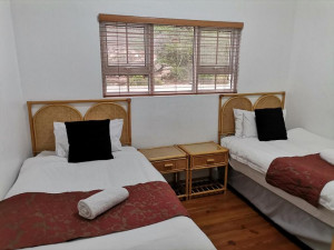  Vacation Hub International | Point Village Hotel Room