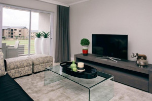  Vacation Hub International | Apartments on Century Room