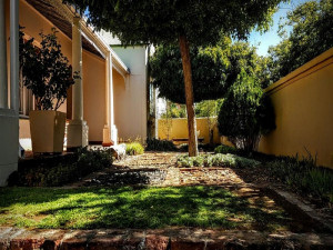  Vacation Hub International | Dorpshuis Guesthouse Room