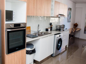  Vacation Hub International | Urban Oasis Apartments at Freedom Plaza Room