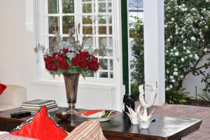  Vacation Hub International | Art House Room
