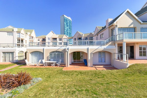  Vacation Hub International | Beachside Dream Maker Room