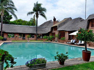  Vacation Hub International | Owls Loft Guest House Room